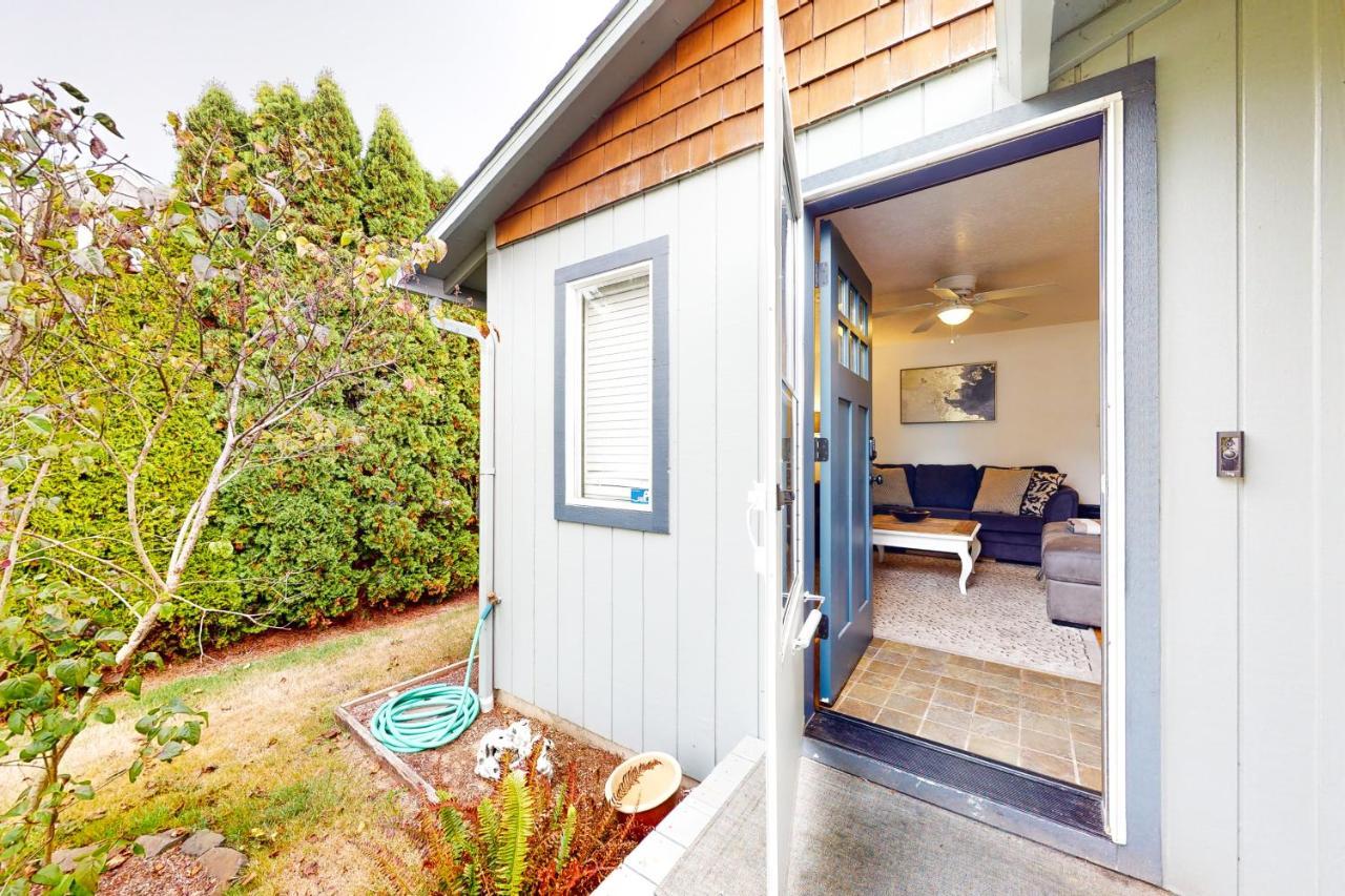 Coastal Calm Villa Lincoln City Exterior photo